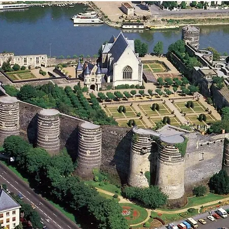 Hébergement de vacances Maison Familiale 14 Personnes Les Ponts-de-Cé